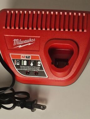 Milwaukee Tools M12 Battery Charger Dock Station